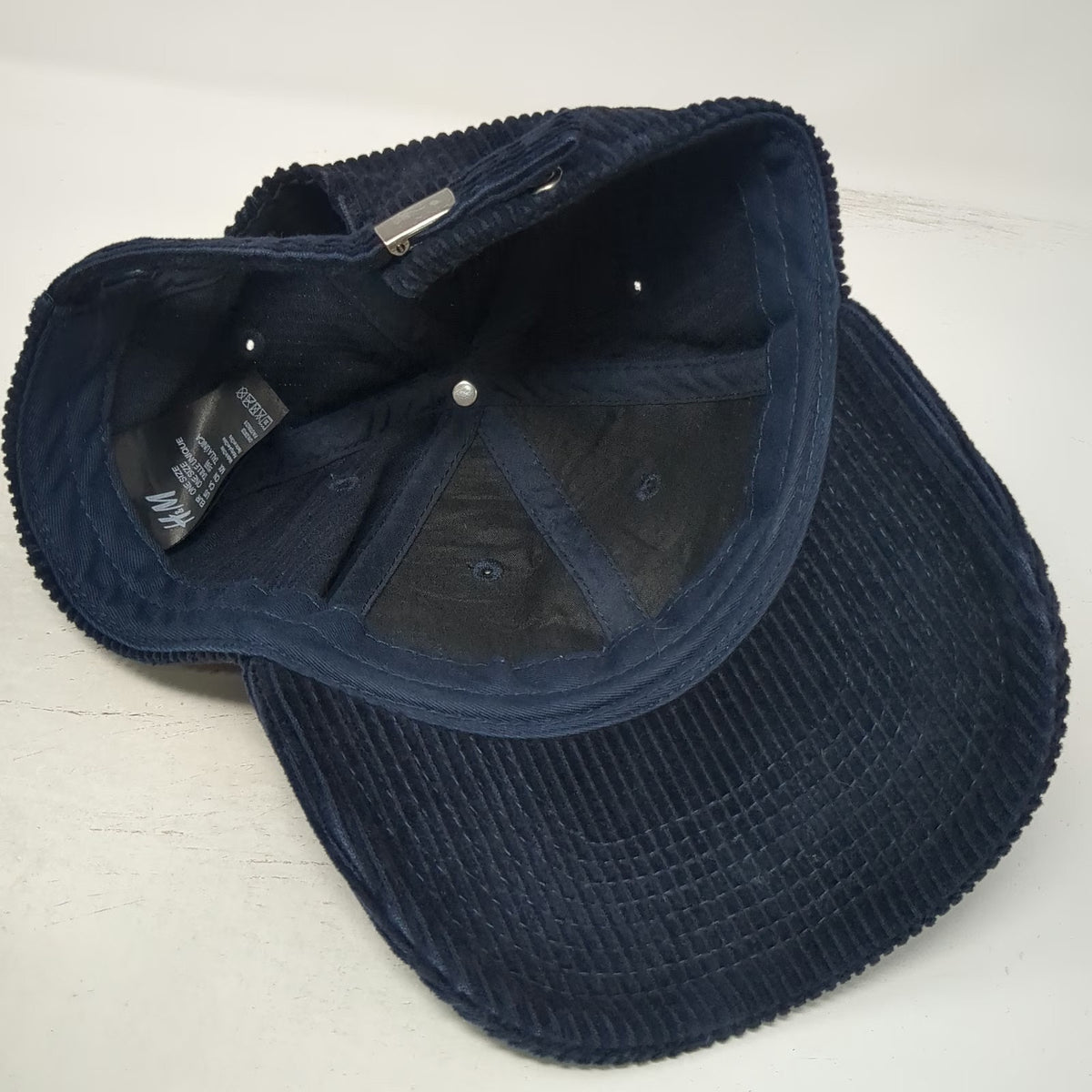 H&M Baseball Cap Black One Size Corduroy Slideback Strap Hat 6 Panel Textured