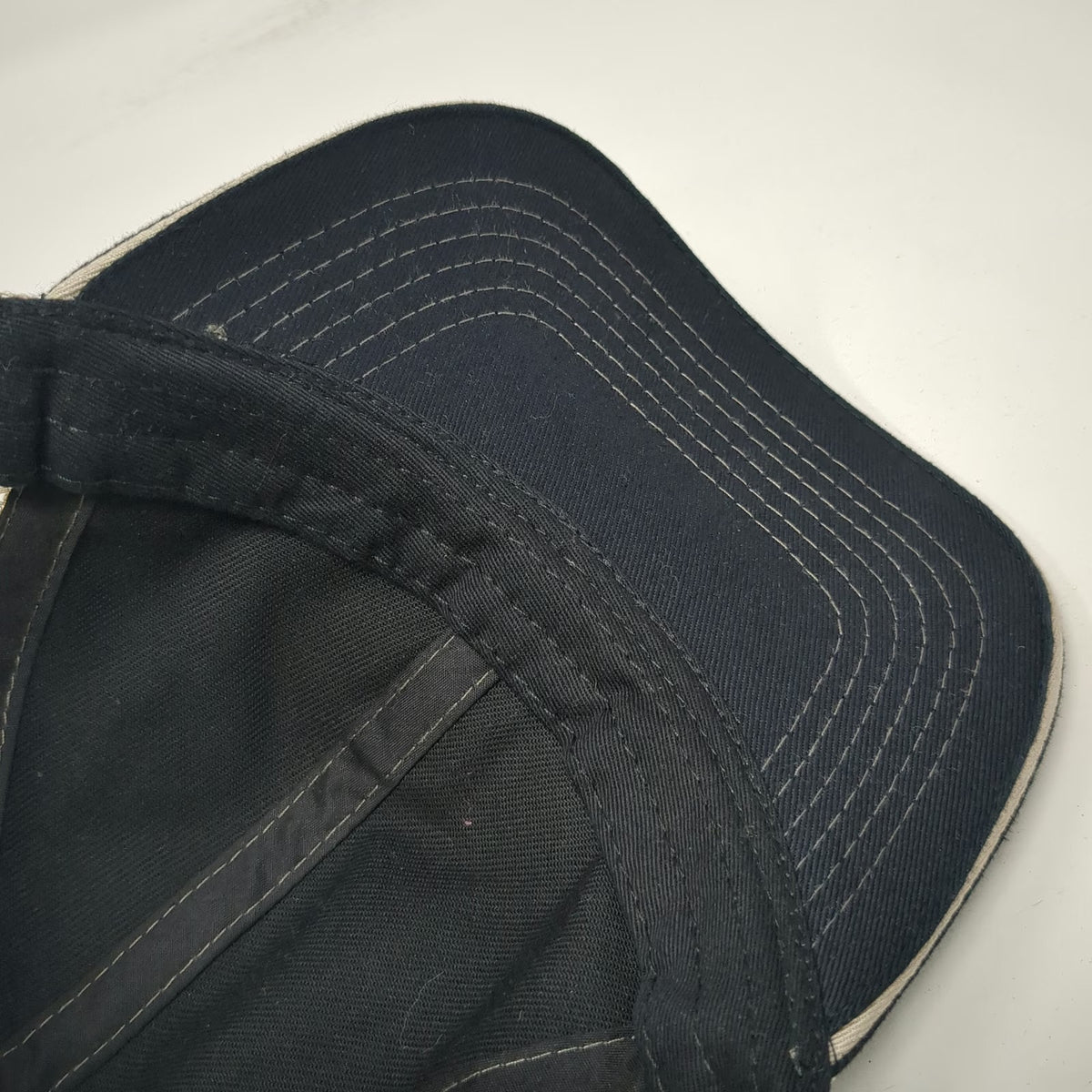 BowTech Baseball Cap Black One Size Mesh Back Strapback Contrast Stitching Hat