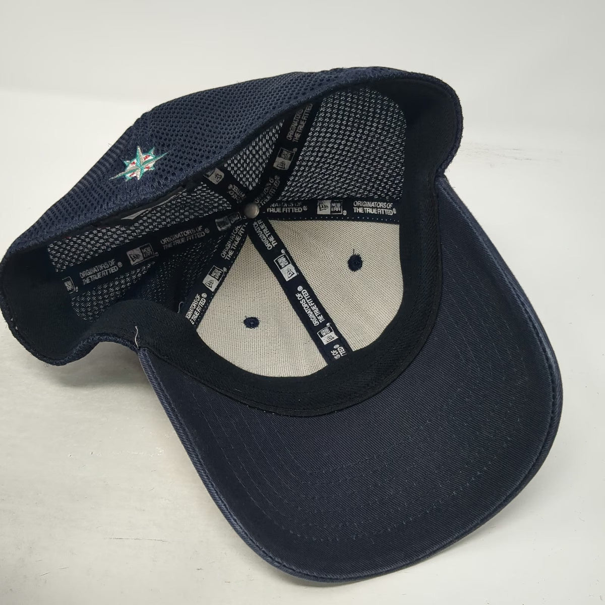 Seattle Mariners MLB New Era Baseball Cap White Blue L Mesh Back Stretch Fit Hat