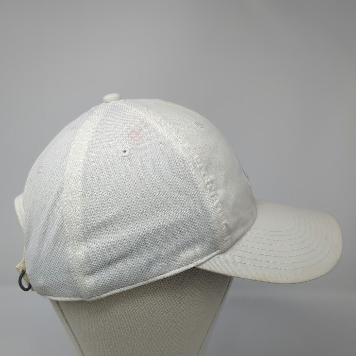 Nike Baseball Cap White One Size Mesh Strapback Performance Swoosh Athletic Hat