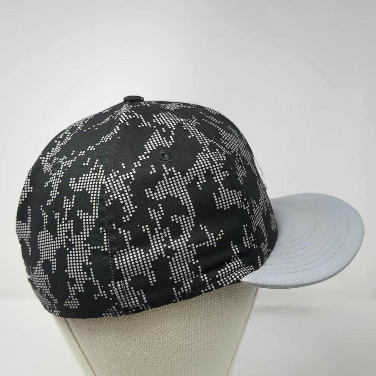 Nike Snapback Black Gray One Size Flat Brim Dri-FIT Digital Camo Embroidered Hat