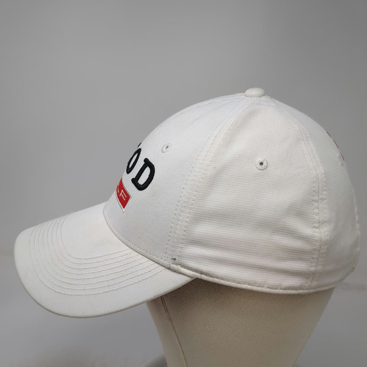 IZOD Golf Hat White One Size Baseball Cap Slideback Magnetic Ball Marker Logo