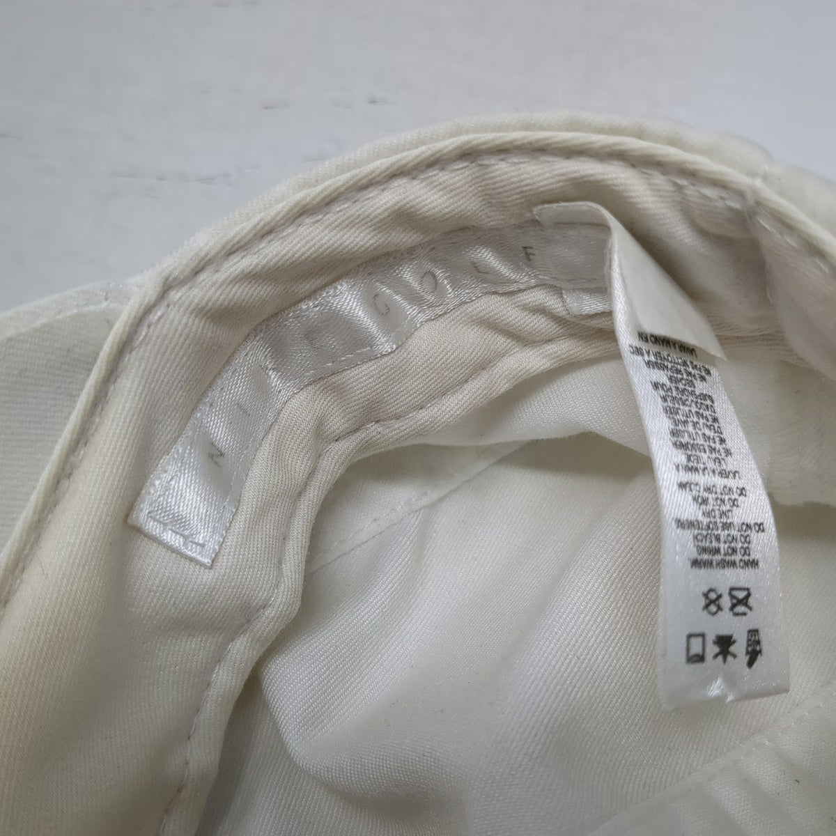 Nike Baseball Cap White One Size Golf Swoosh Hat Elastic Back Cotton Blend