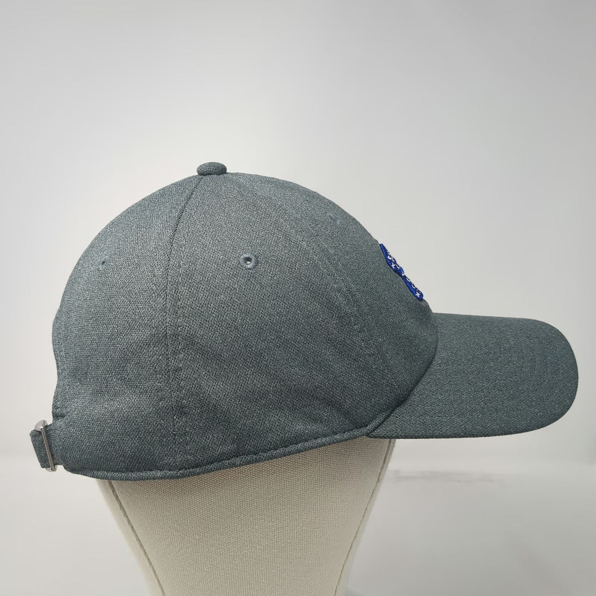 Under Armour Baseball Cap Gray OSFM American Flag Logo Blitzing Hat Strapback