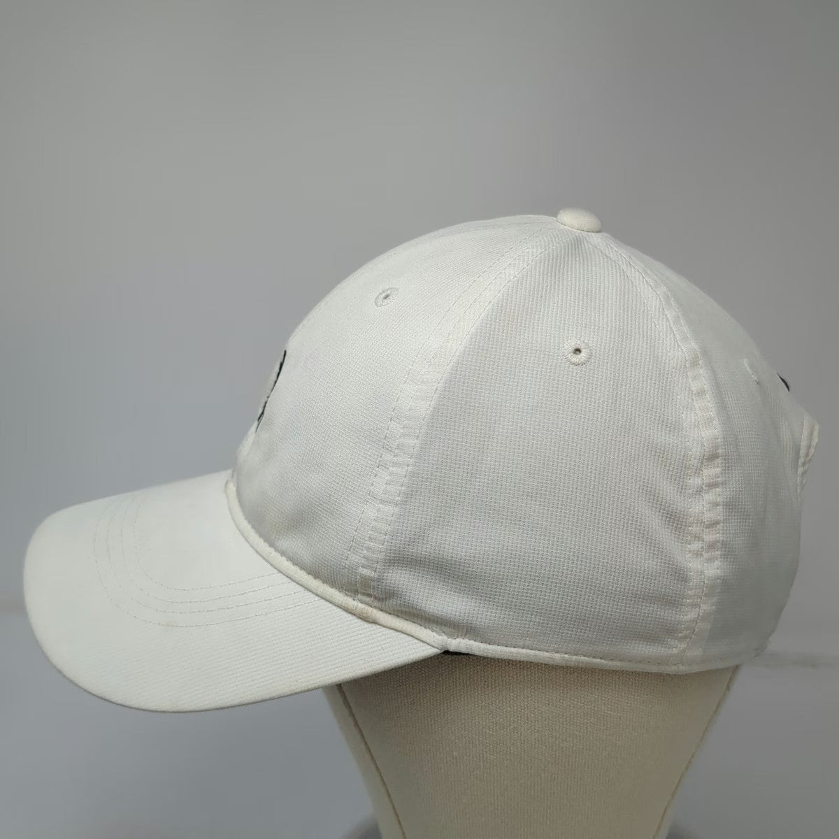 Nike Baseball Cap White OSFM Mickey Mouse Disney Parks Swoosh Golf Slideback Hat