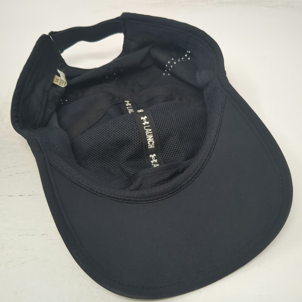 Under Armour Baseball Cap Black Silver One Size Slideback Reflective Running Hat