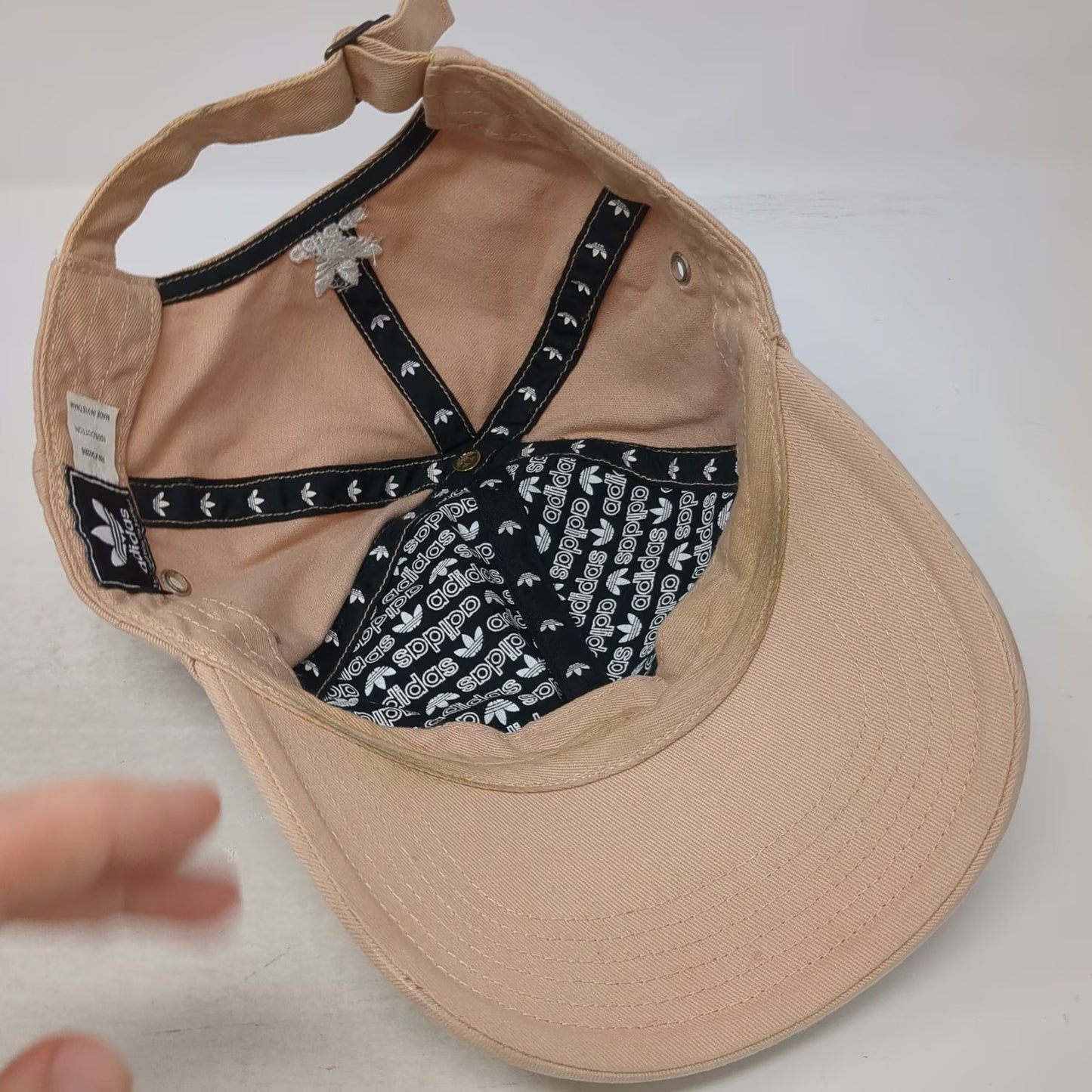 Adidas Baseball Cap Beige White One Size Embroidered Trefoil Logo Adjustable Hat