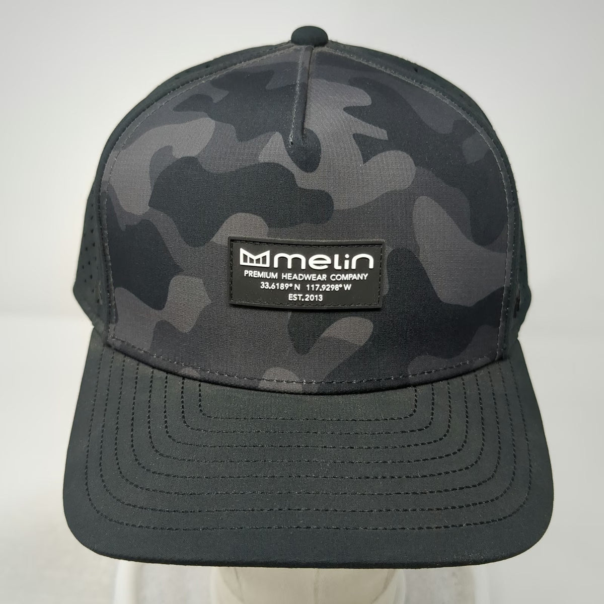 Melin 5 Panel Black Hat L Camo Mesh Snapback Perforated Odyssey Hydro Tech Cap