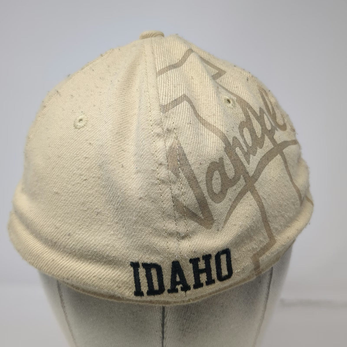 Nike Idaho Vandals NCAA Baseball Cap Beige Black One Size Stretch Fit Swoosh Hat