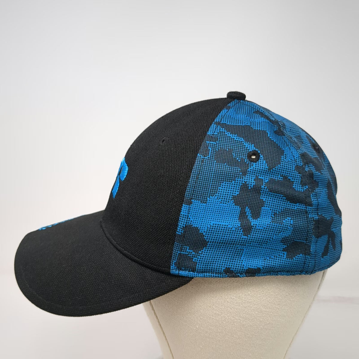 Russell Baseball Cap Black Blue Camo M Embroidered Logo Athletic Hat