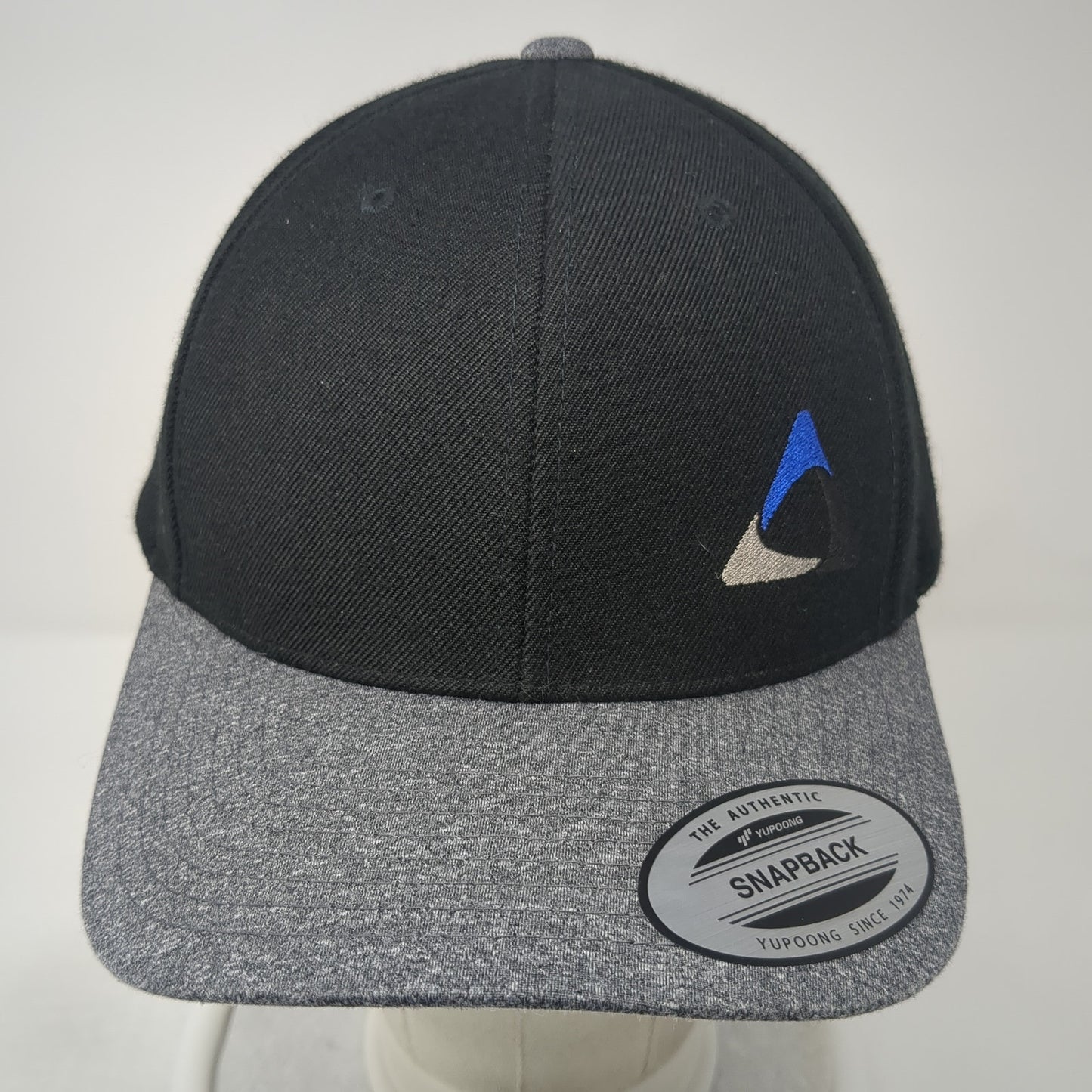 Sport-Tek Snapback Hat Black One Size Adjustable Embroidered 6 Panel Yupoong