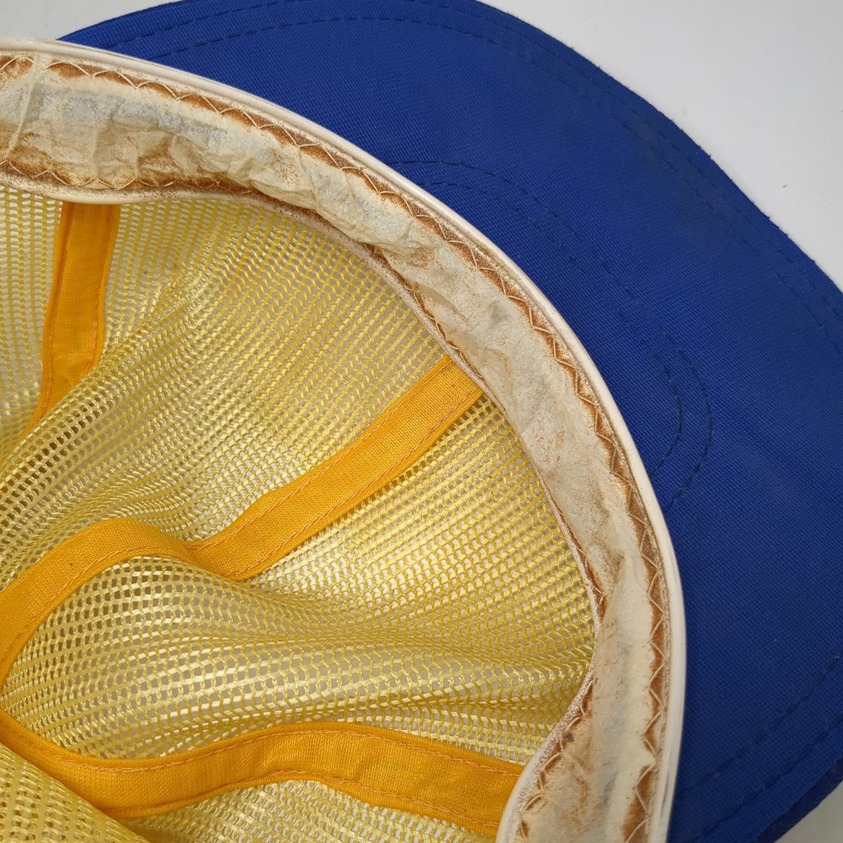 Louisville Mfg Co Trucker Hat Yellow Blue OSFM Scrambled Eggs Oak Leaf Vintage