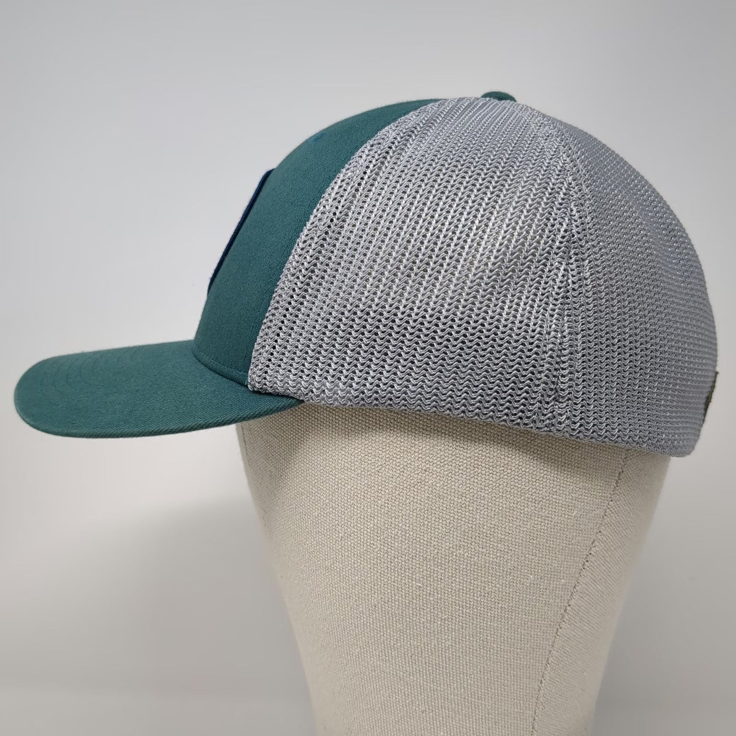 Columbia Baseball Cap Green XL Fitted Mesh Pacific Northwest Mountain Hat