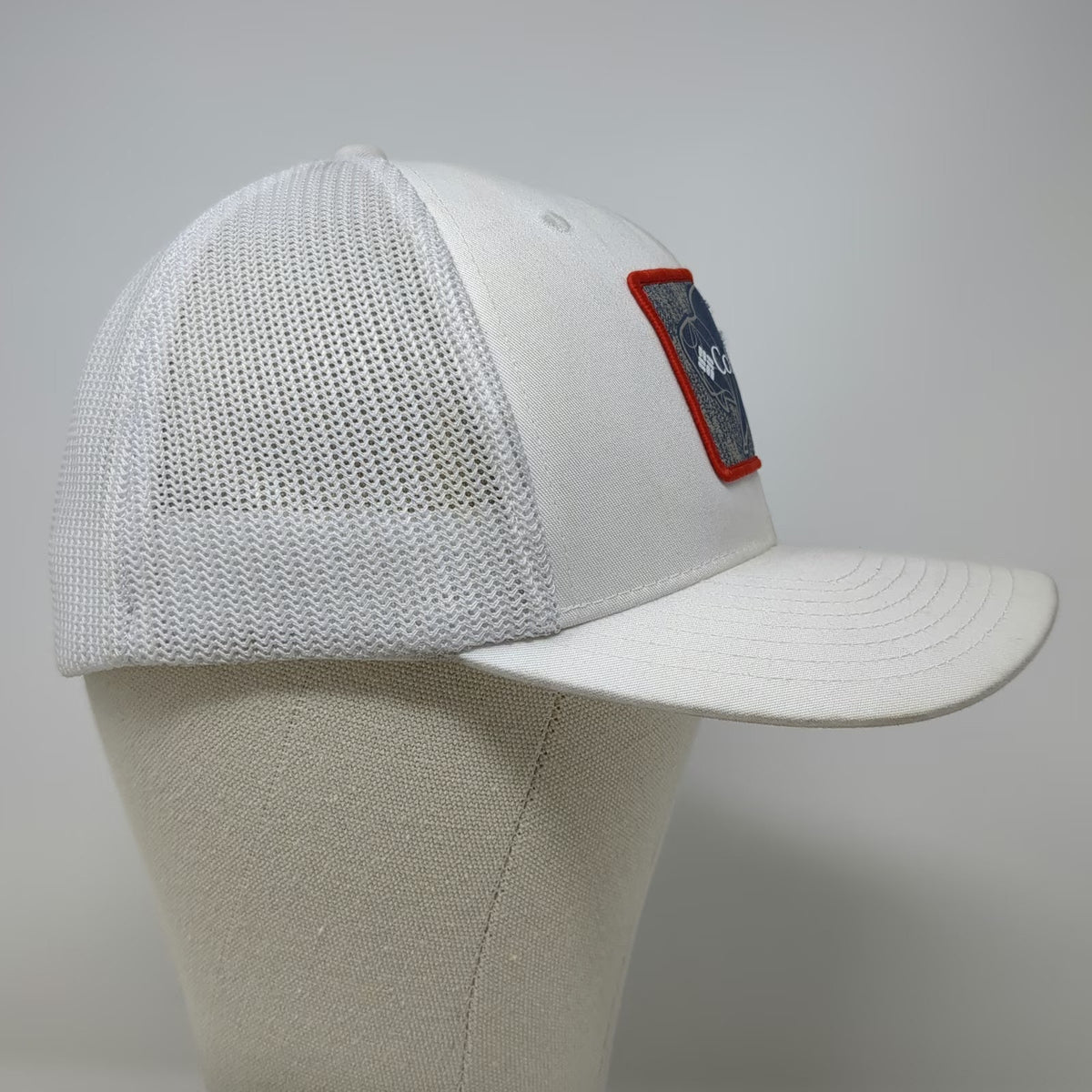 Columbia Baseball Cap White M Mesh Back Bison Patch Fitted Hat Buffalo Graphic