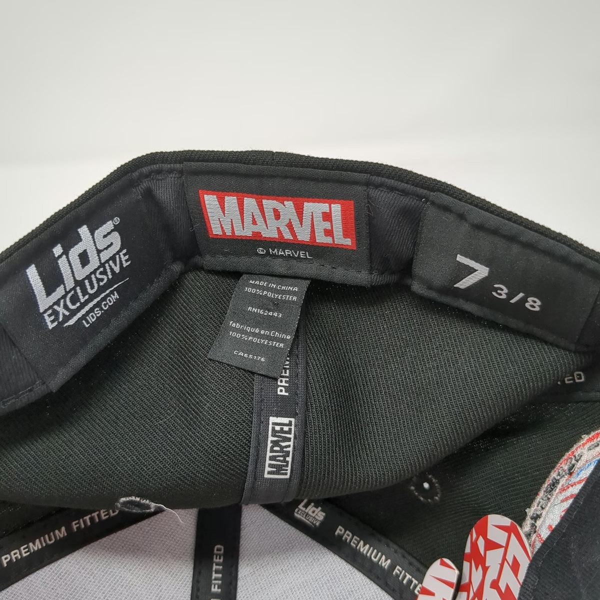 Marvel Spider-Man Black 7 3/8 Snapback Hat Side Patch Enamel Pin Fitted Lids