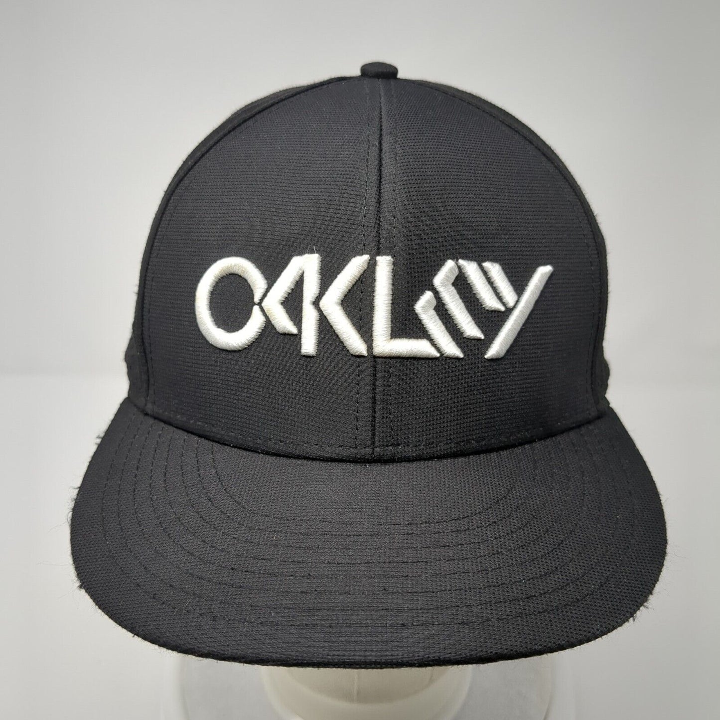 Oakley Snapback Hat Black One Size Adjustable Embroidered Laser Cut