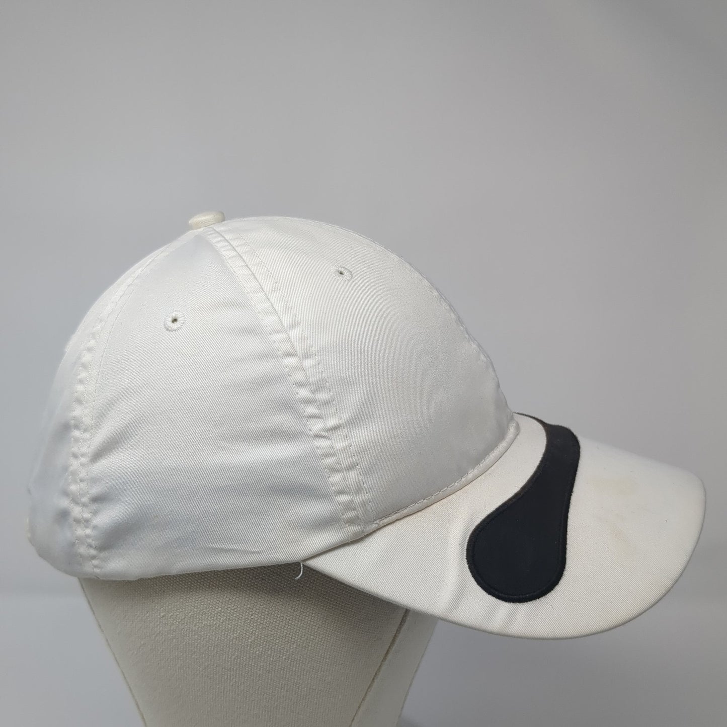 Nike Golf Strapback Baseball Cap White One Size Adjustable Embroidered Swoosh