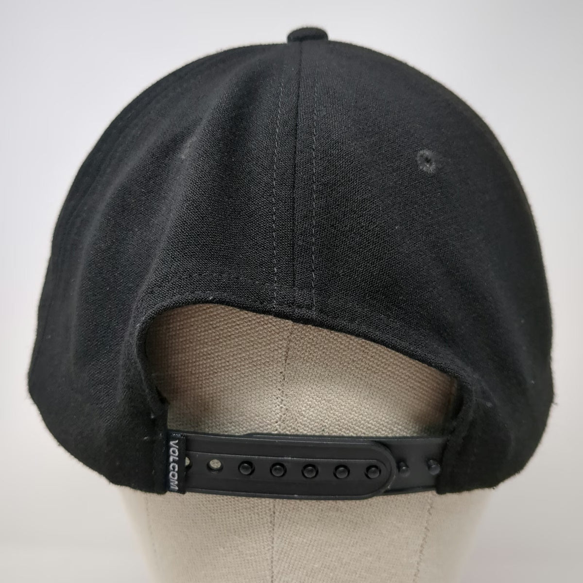 Volcom Snapback Hat Black One Size Yellow Script Logo Embroidery 6 Panel Cap