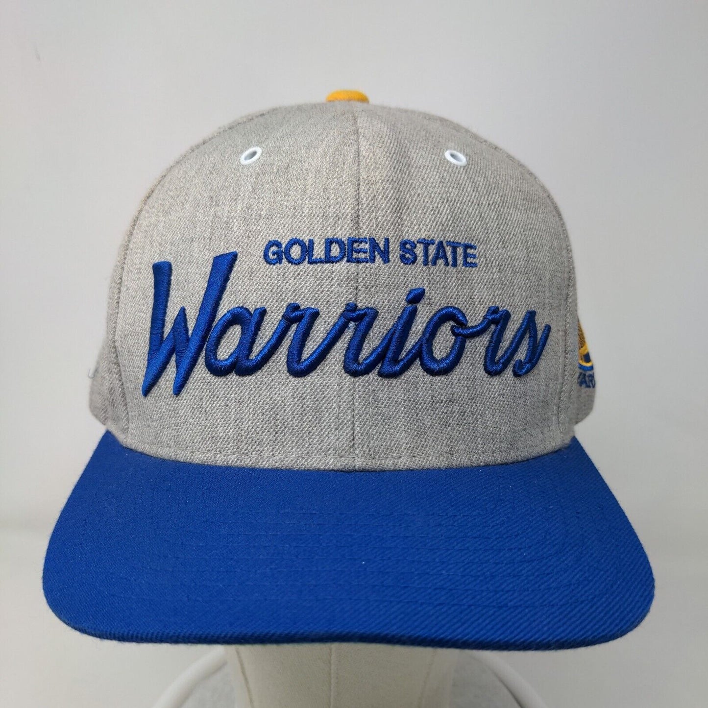 Mitchell & Ness Men's Snapback Hat Gray Embroidered Golden State Warriors Logo