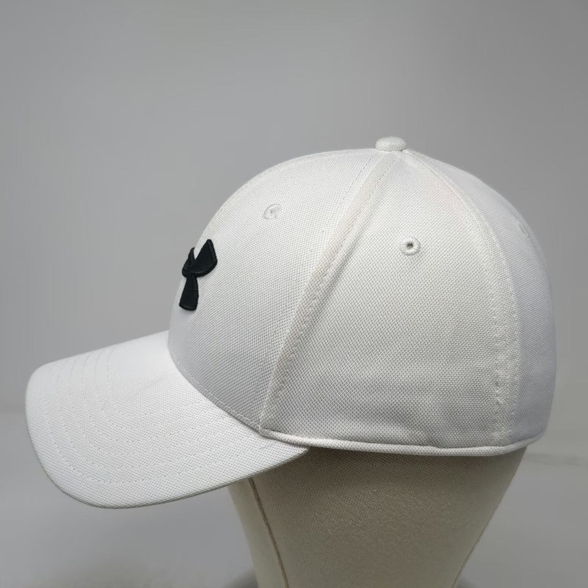Under Armour Baseball Cap White L Fitted Embroidered Athletic Performance Hat