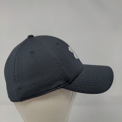 Under Armour Fitted Hat Black M/L Classic Fit Blitzing Embroidered 6 Panel