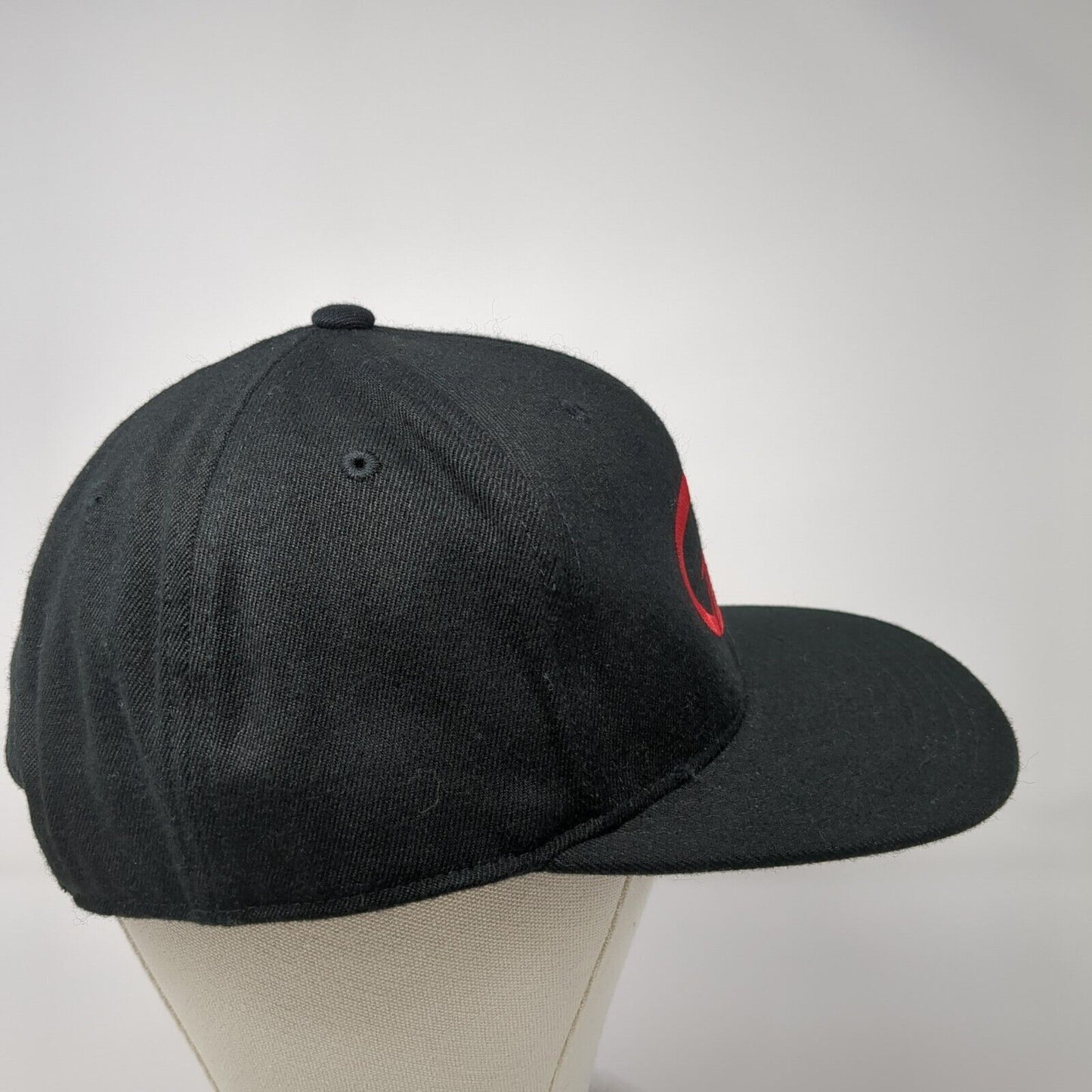 Yupoong Snapback Hat Black One Size Embroidered Logo 110 Flexfit Tech