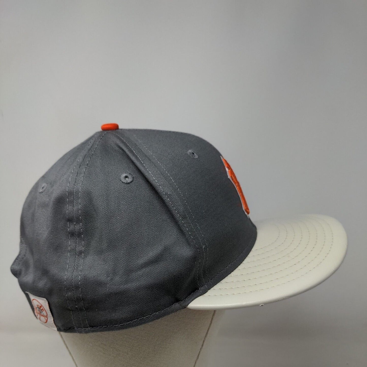 New Era Men's Snapback Hat Gray M-L Embroidered New York Yankees Logo 9Fifty