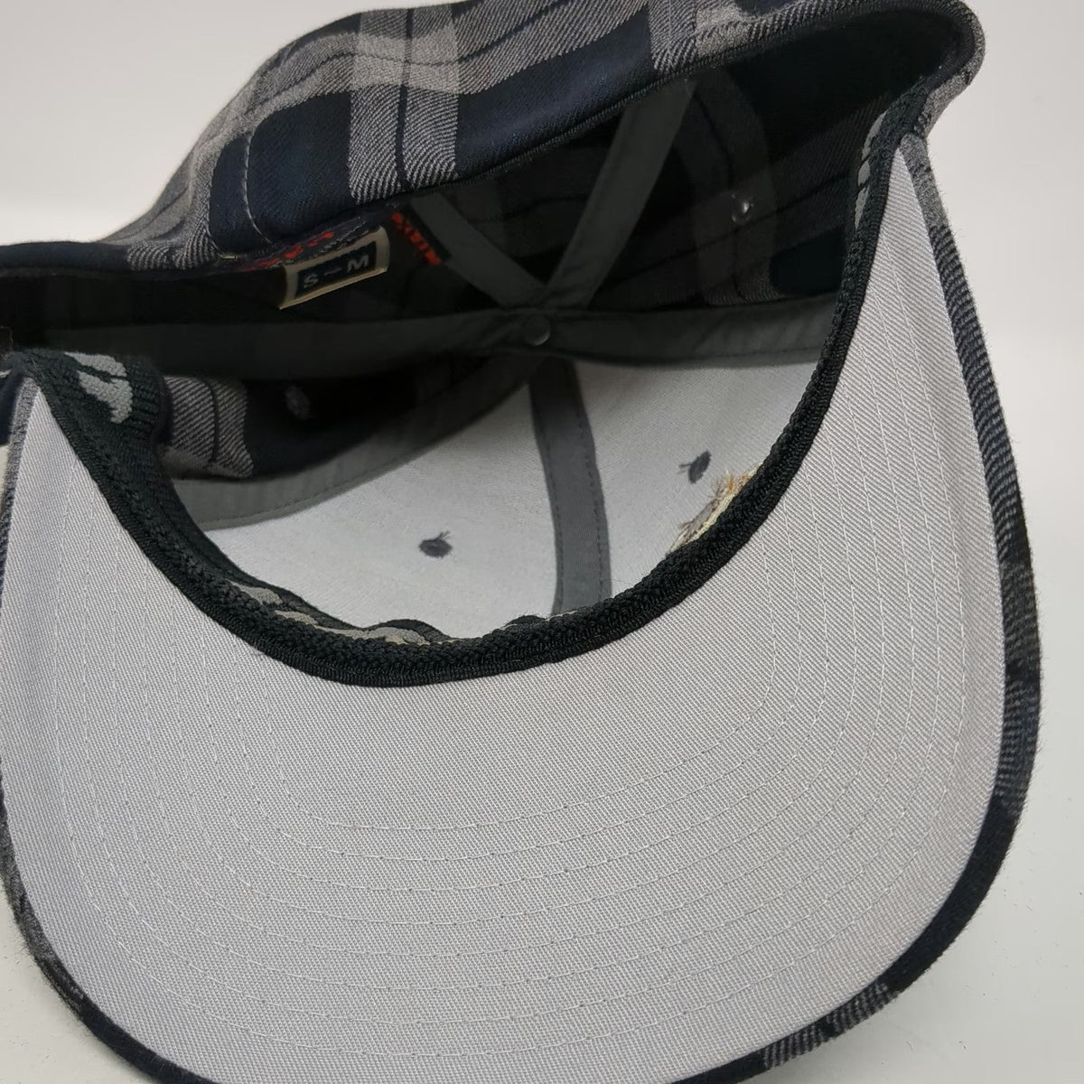 Flexfit Baseball Cap Black Gray M Drink Local Brew Plaid Beer Graphic Hat