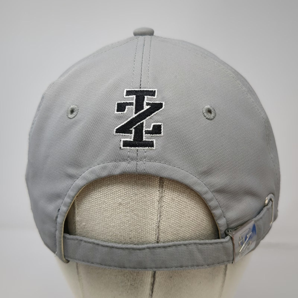 IZOD Baseball Cap Gray One Size Golf Ball Marker Performance Slideback Hat Logo