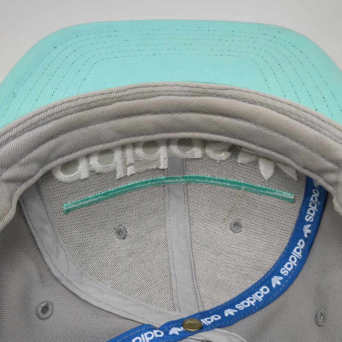 Adidas Snapback Hat Gray Green White OSFM Trefoil Originals Flat Brim Logo Cap