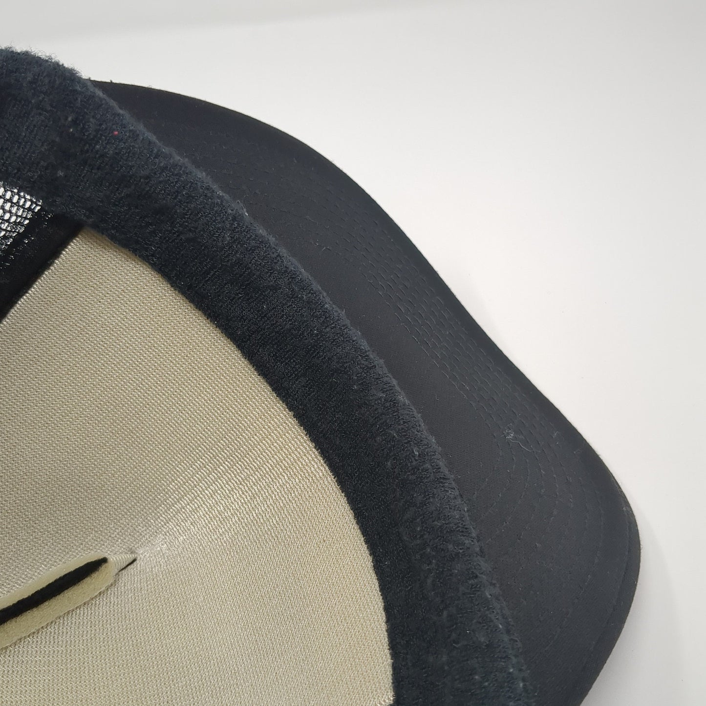 Vans Off The Wall Snapback Mesh Back Trucker Hat Black One Size Otto