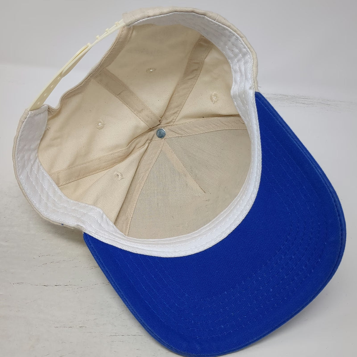 5 Panel White Blue Hat One Size Montucky Cold Snacks Yeehaw Inn Beer Snapback