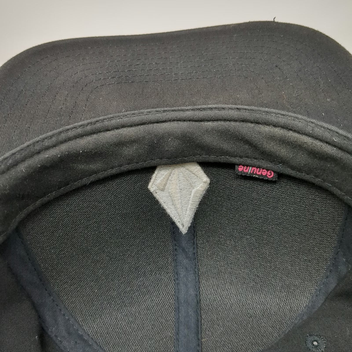 Volcom Snapback Black Brown One Size Stone Logo Bleach Wash Structured Hat Surf