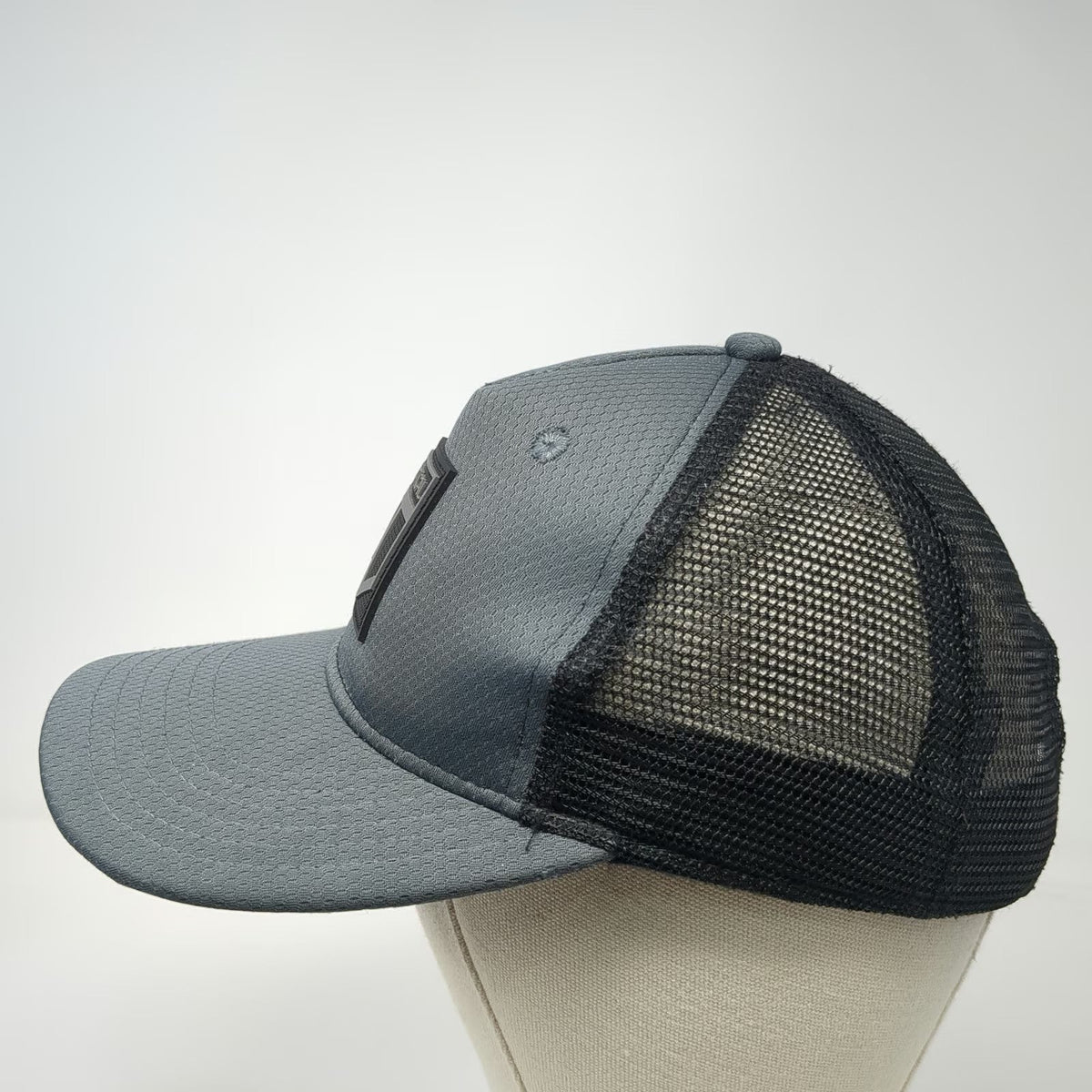 Mossy Oak Trucker Hat Gray One Size Tactical Logo Mesh Back Snapback Youth