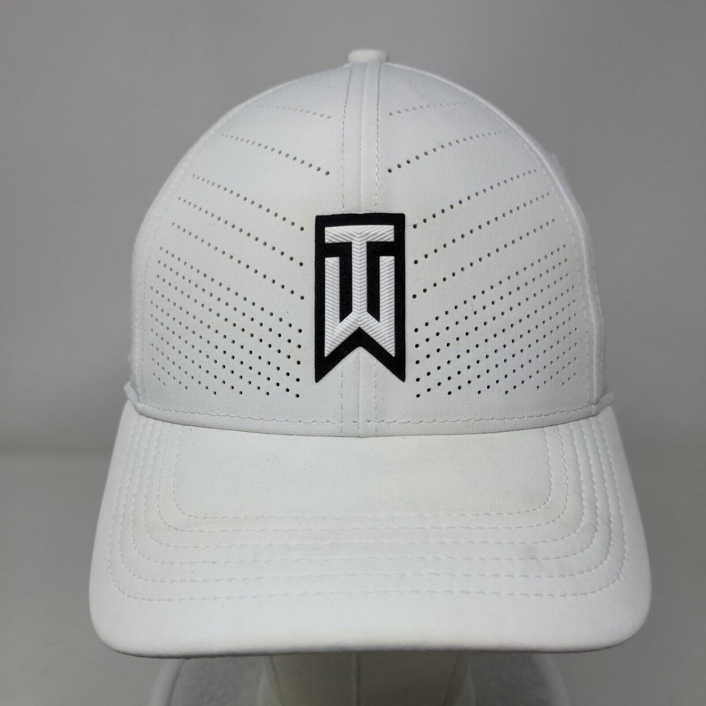 Tiger Woods Fitted Golf Hat White M/L Nike Heritage 86 Dri-Fit