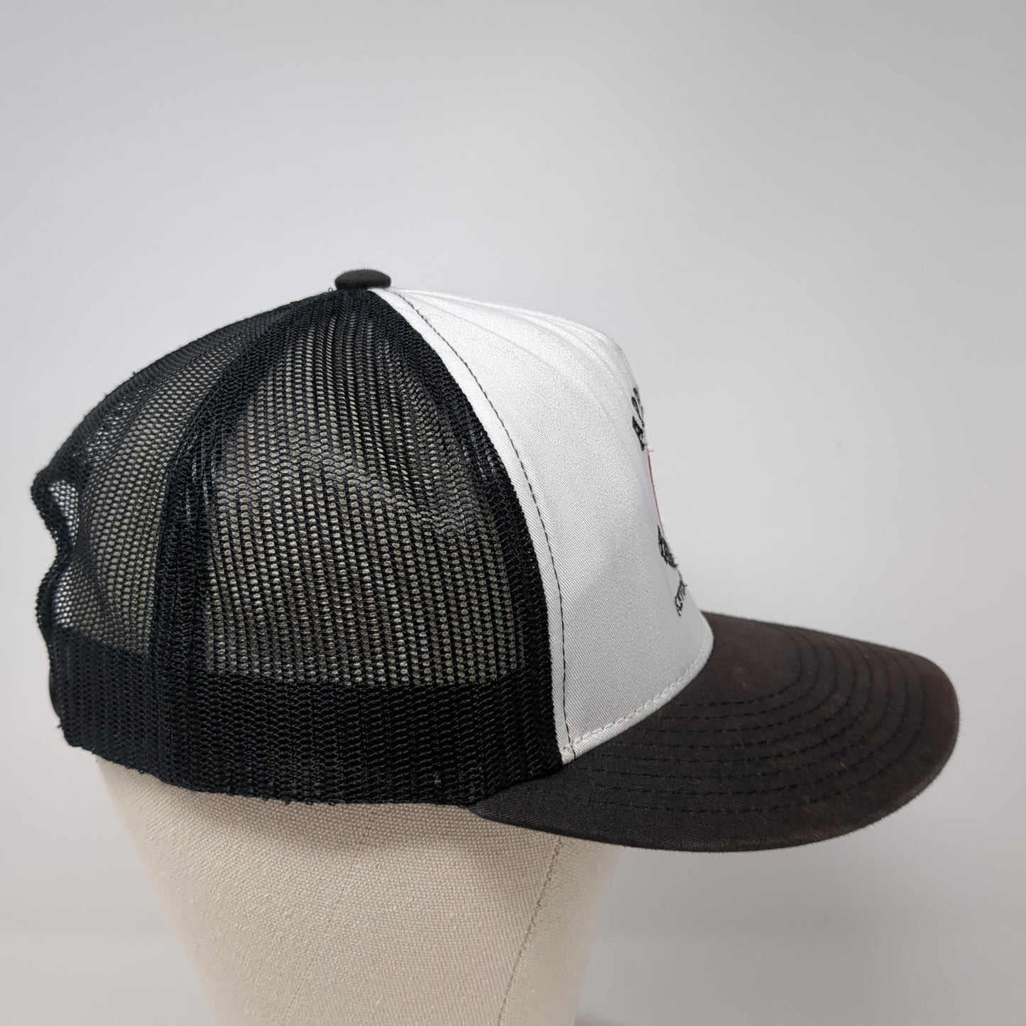 Apple's Bar & Grill Ketchum Idaho Snapback Trucker Hat Black OS Adjustable Mesh