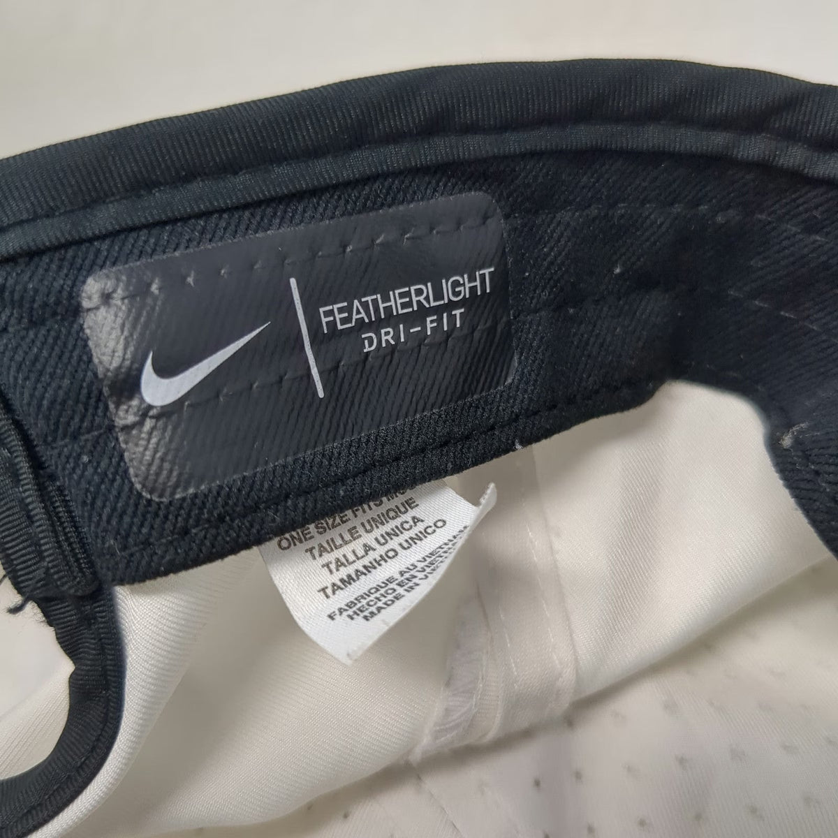 Nike Baseball Cap White One Size Featherlight Dri-Fit Strapback Running Hat