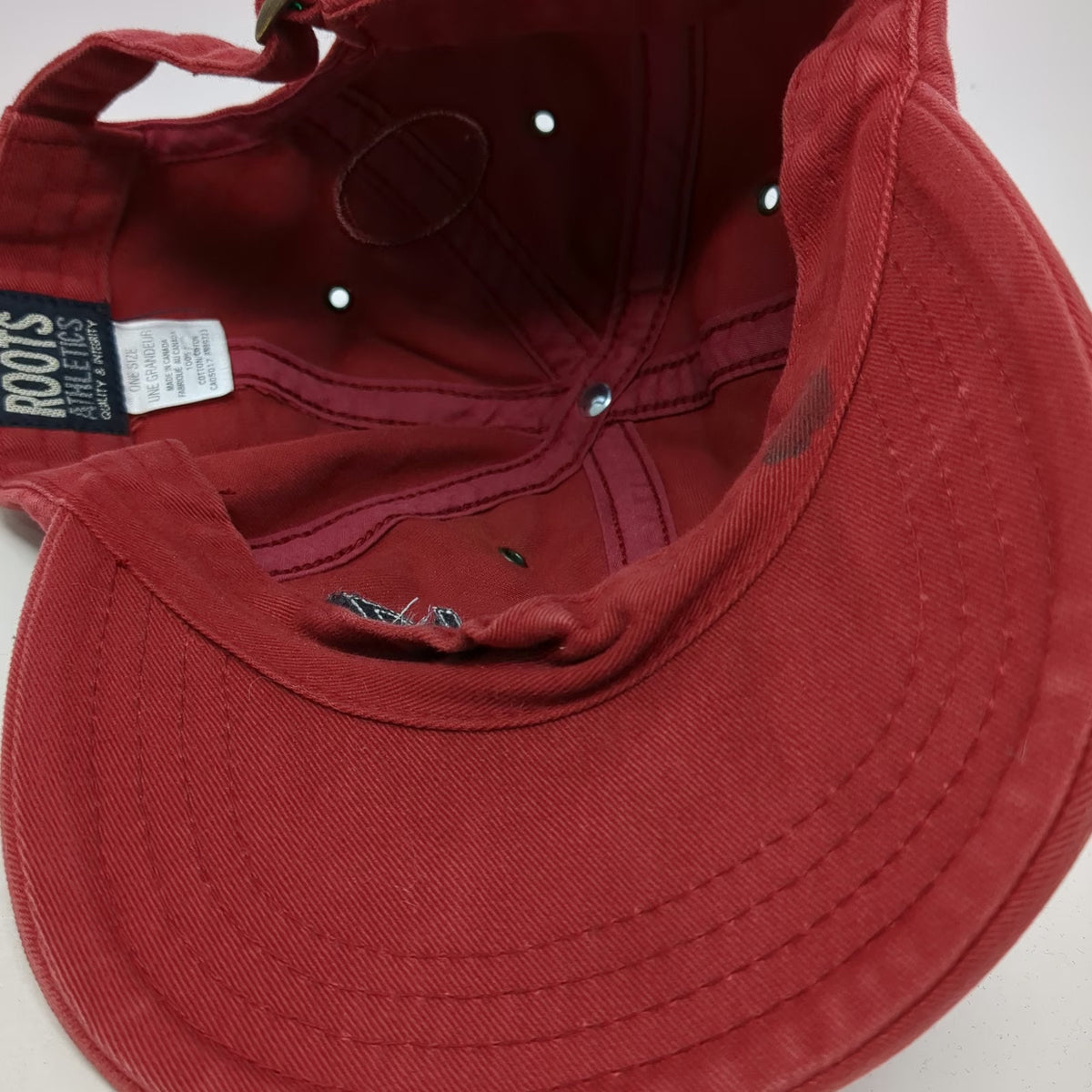 Roots Athletics Baseball Cap Red OSFM Slideback Canada Beaver Logo Cotton Hat