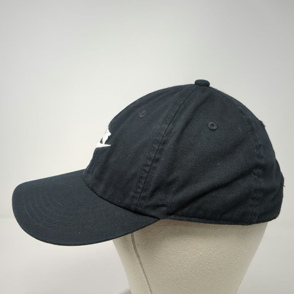 Nike Baseball Cap Black White One Size Swoosh Logo Cotton Hat Slideback Buckle