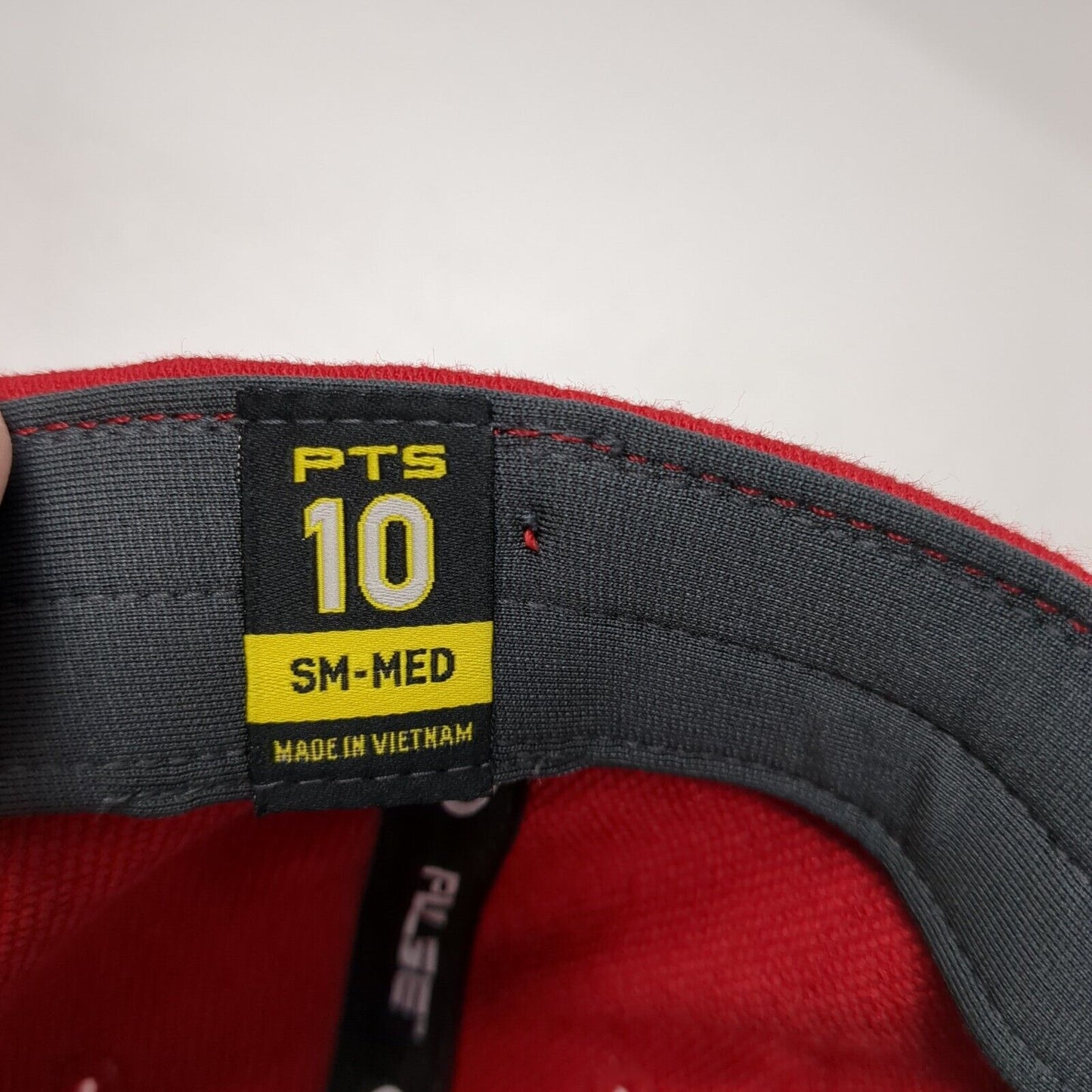 SC Fitted Hat Red S-M Flexfit Embroidered Colorblock Richardson Pulse