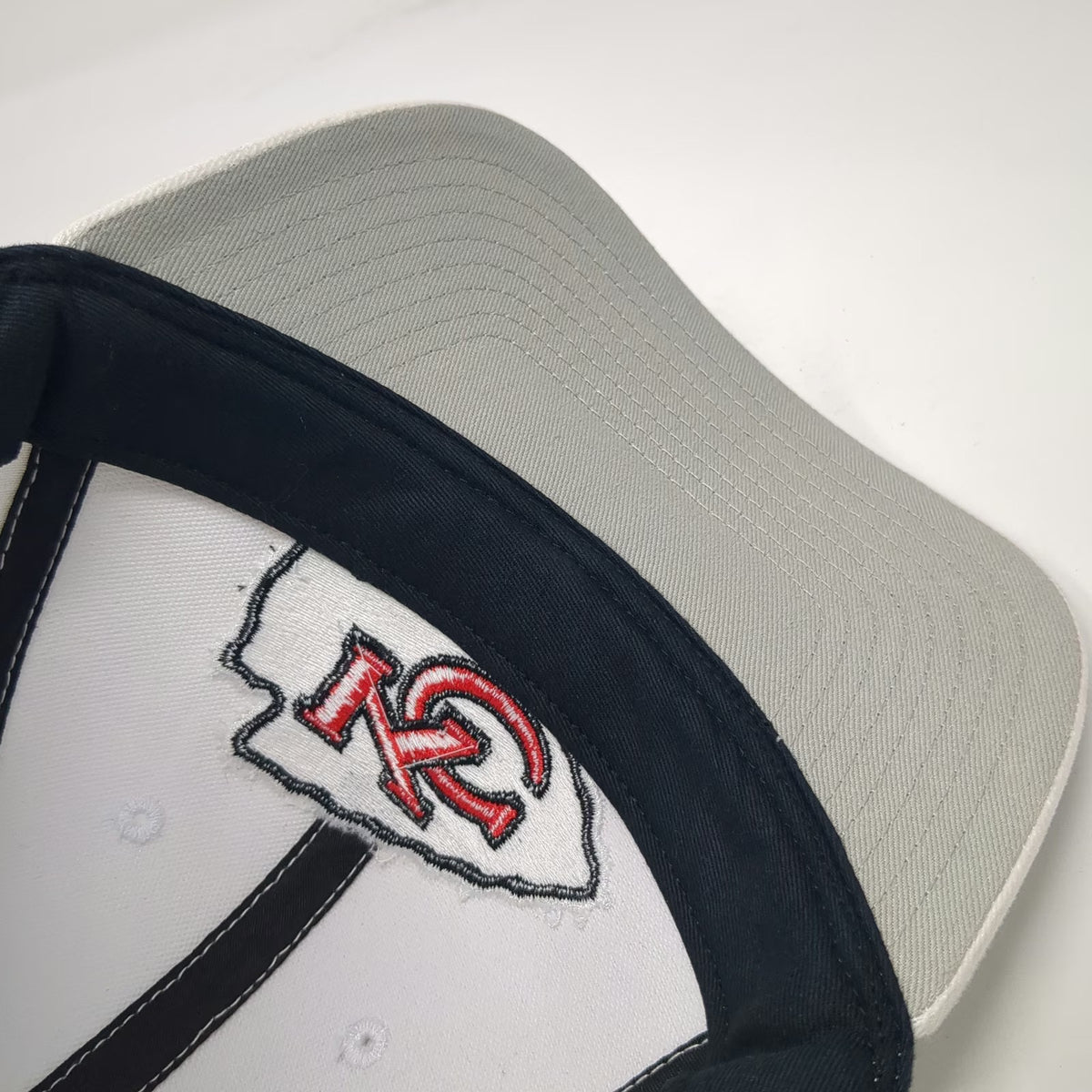 Kansas City Chiefs NFL Team Apparel White One Size Strapback Cap Curved Brim
