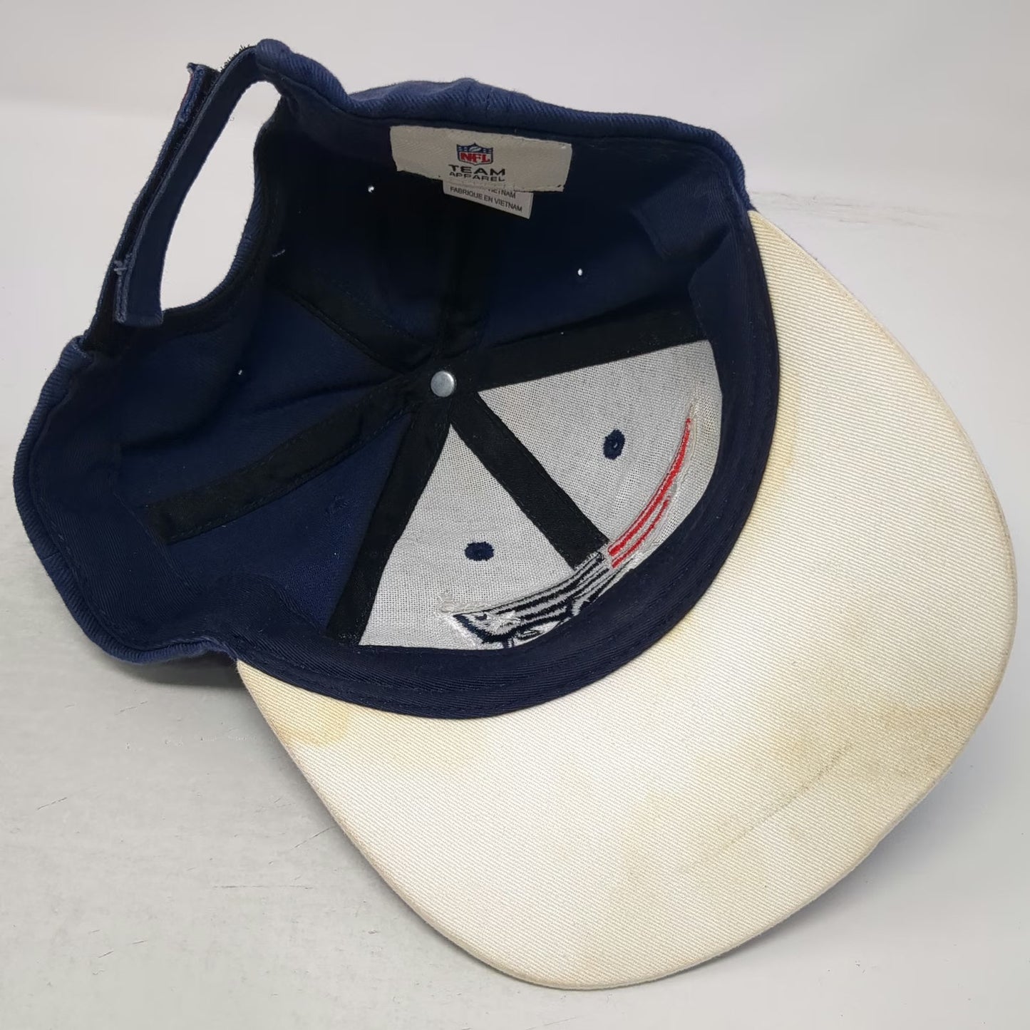 New England Patriots NFL Team Apparel Blue OSFM Cap Cotton Strapback Embroidered