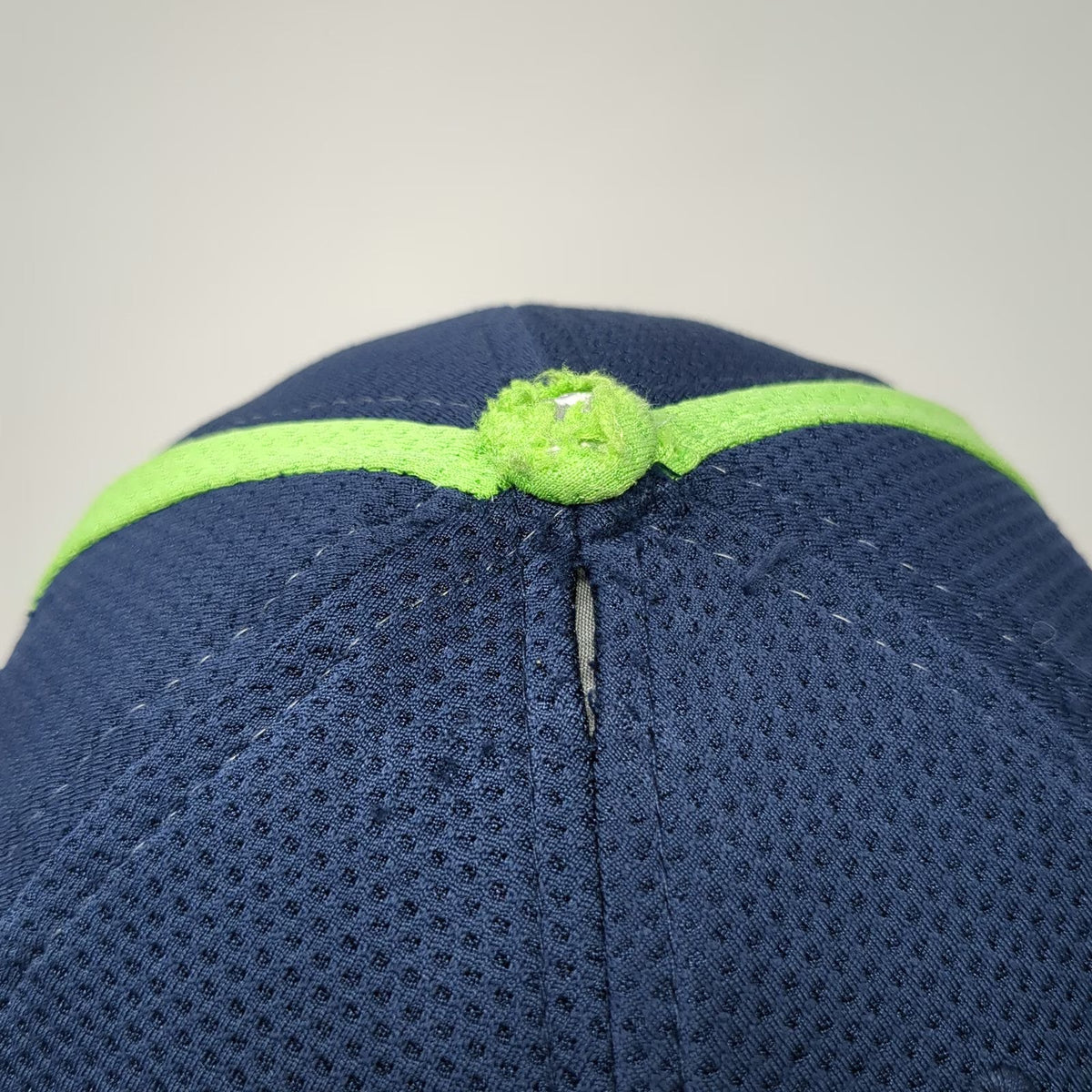 Seattle Seahawks NFL New Era Blue L 39THIRTY Stretch Fit Green White Logo Hat