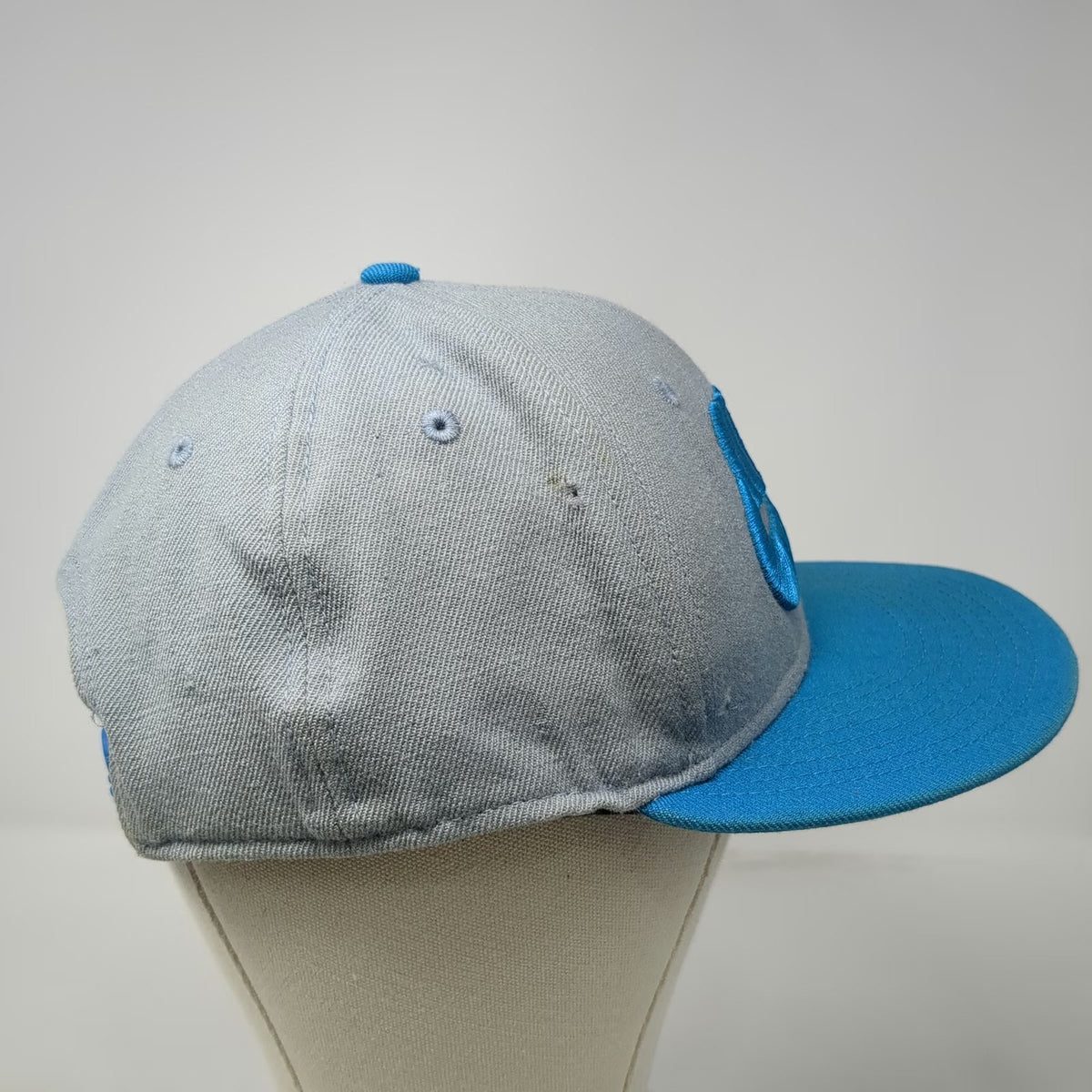 Nike Snapback Gray Blue One Size Hat 3D Swoosh Logo Two Tone Wool Flat Brim