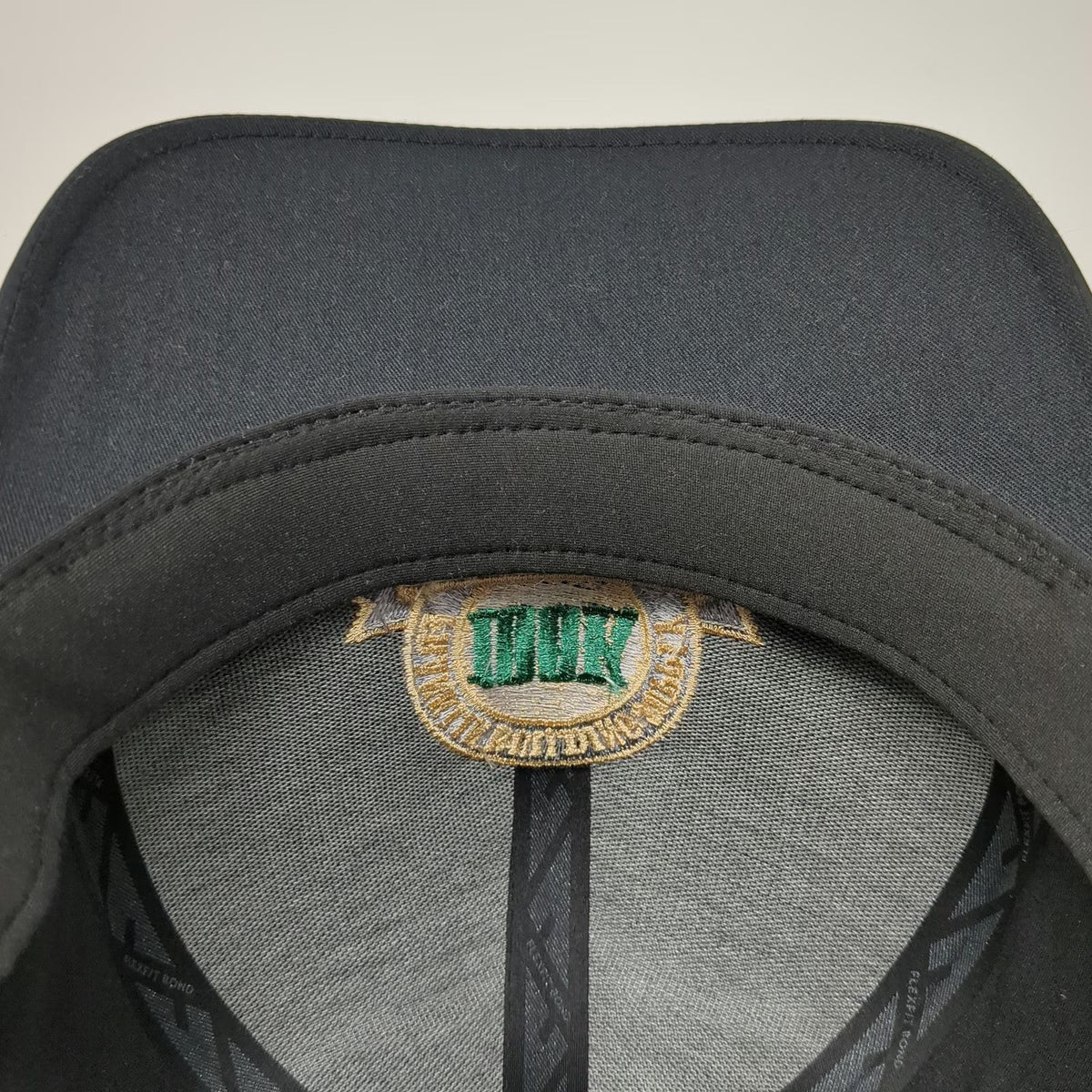 Port Authority Baseball Cap Black Size L XL Fitted Flexfit Delta 100K Club Hat