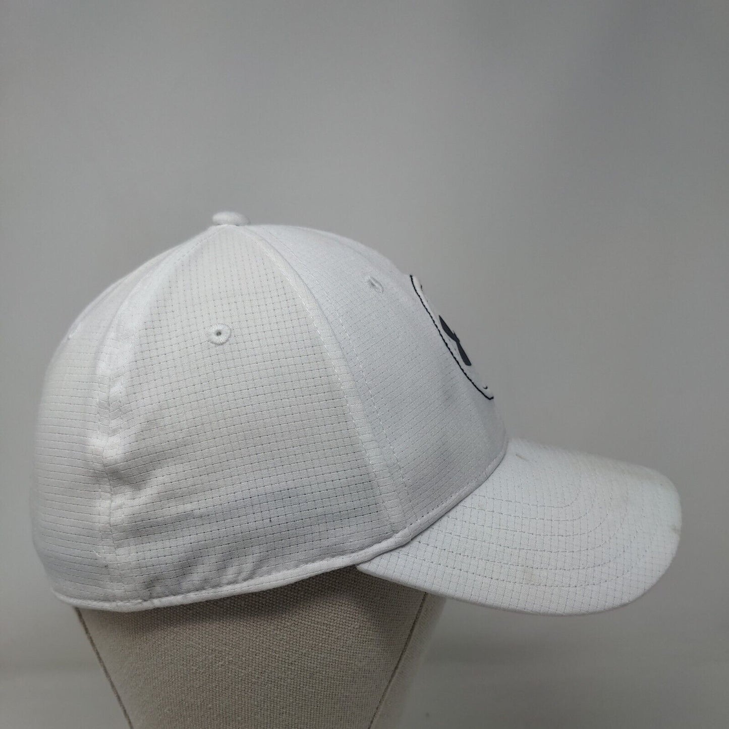 Under Armour Fitted Golf Hat White Medium-Large Embroidered 6 Panel