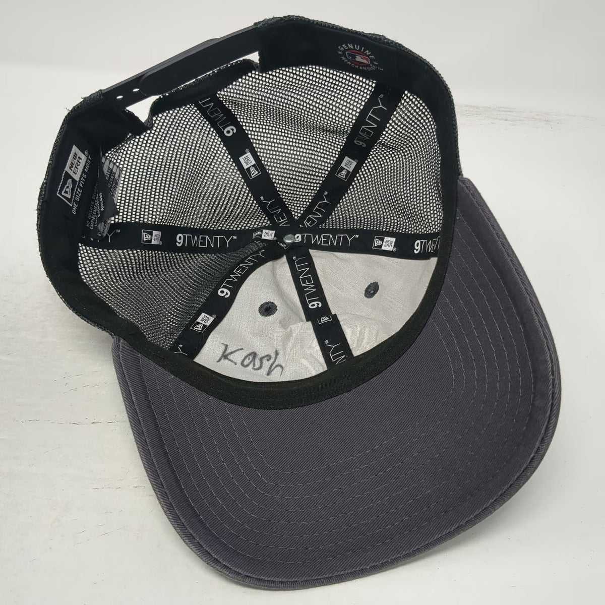 New York Yankees MLB New Era Trucker Hat Gray OSFM Snapback Mesh 9TWENTY Curved