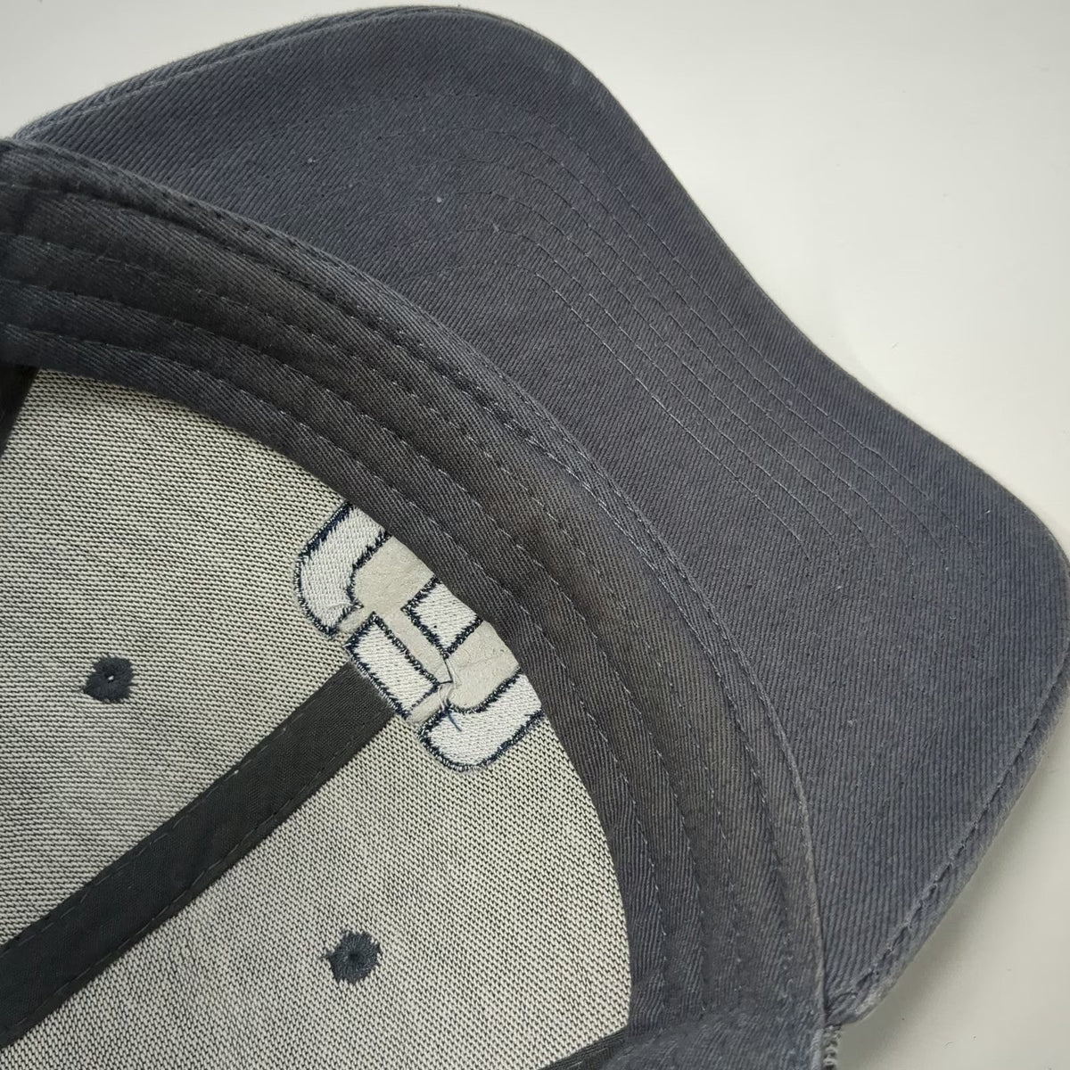 TravisMathew Trucker Hat Gray One Size Snapback Mesh Logo Short Par 4 Exclusive