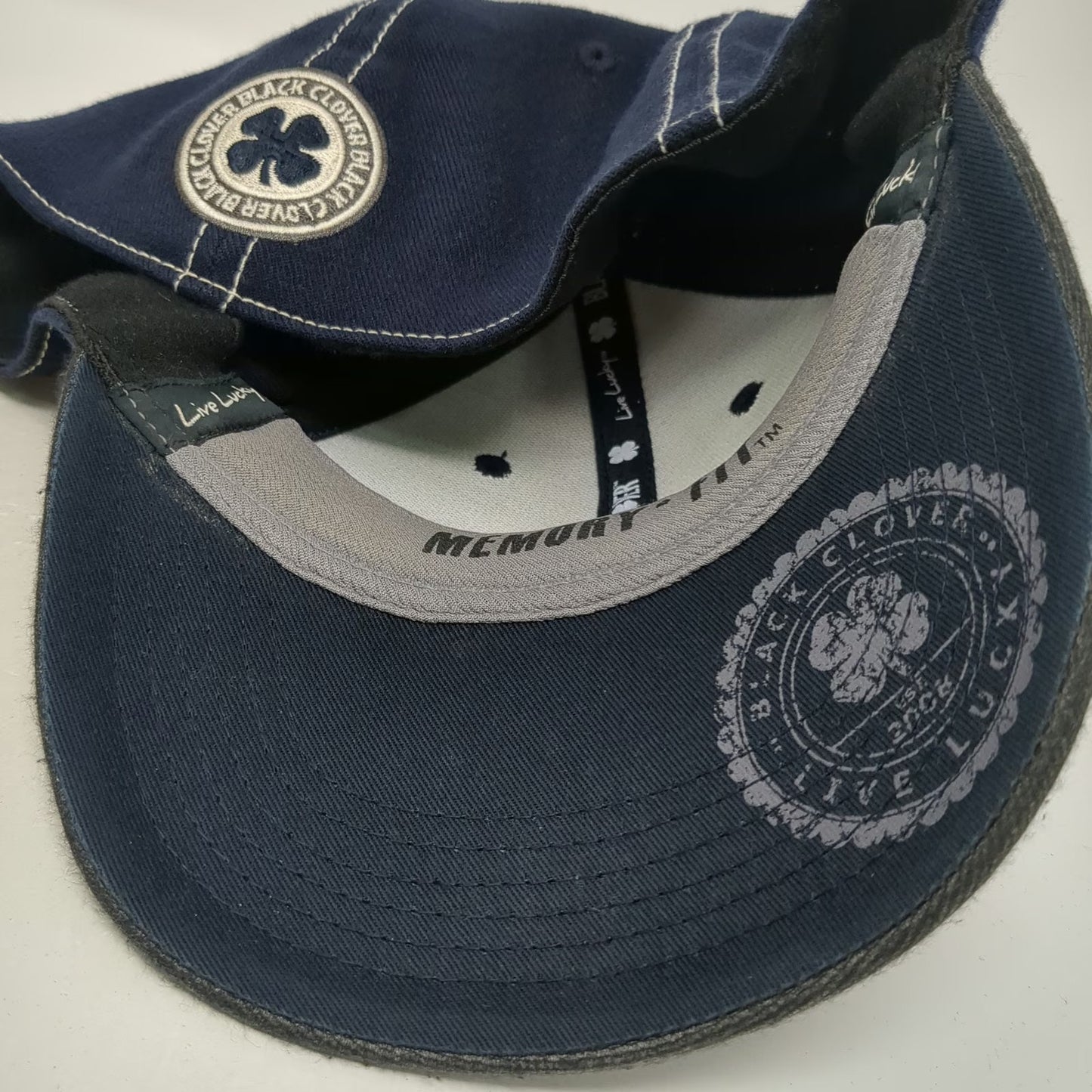 Black Clover Baseball Cap Gray M Memory Fit Live Lucky Logo Fitted Stretch Hat