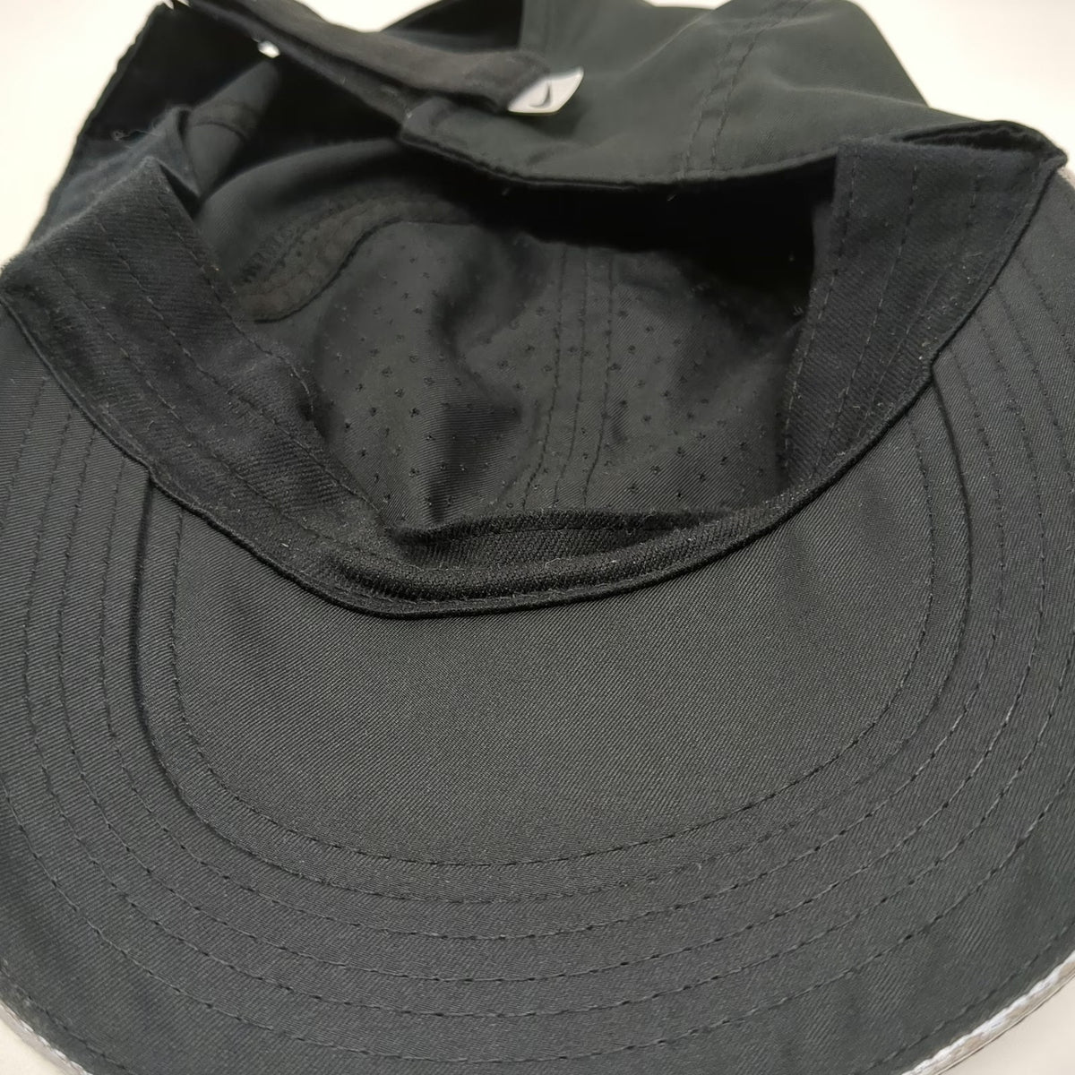 Nike Baseball Cap Black One Size Dri-FIT Featherlight Strapback Running Hat